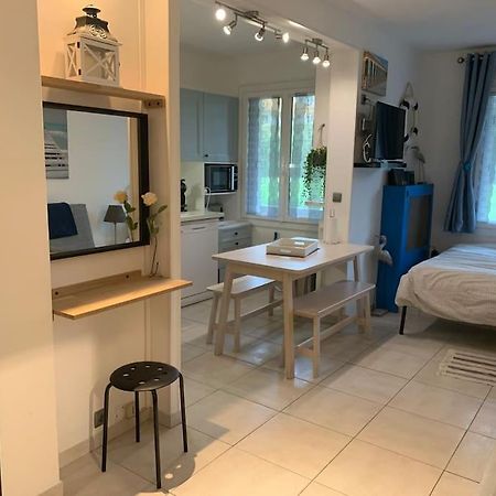 Studio Cosy Bord De Mer Et Centre Ville Pour 4Pers Deauville Luaran gambar
